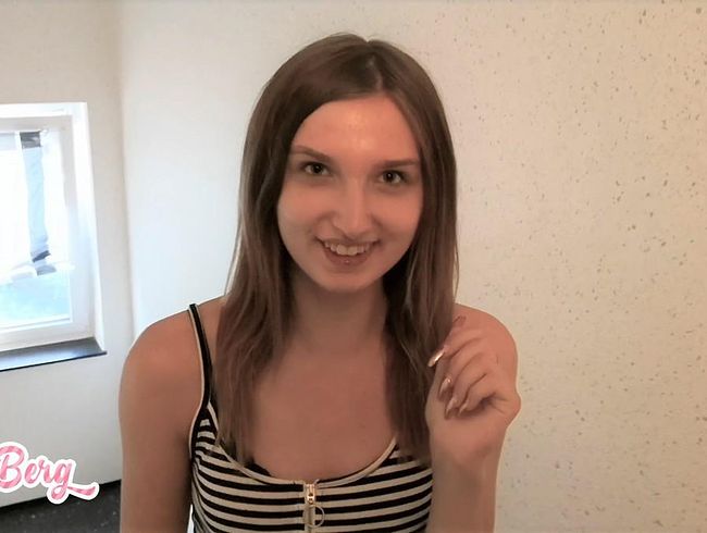 Anny Belle Porno Video: Das war knapp! bl*wjob während seine Frau staubsaugt! | Eva Berg