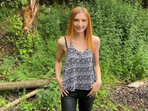 Anny Belle Porno Video: ERKANNT und OUTDOOR gefi**t! cream**e vom Fremden!