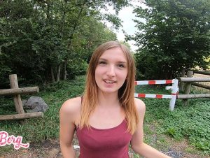 Anny Belle Porno Video: Geiler Quickie aufm CAMPINGPLATZ! So campt man RICHTIG! | EVA BERG