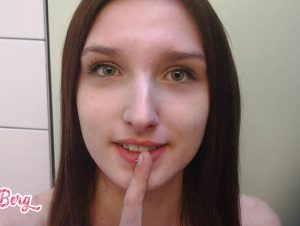 Anny Belle Porno Video: Public im Schwimmbad abgefi**t!!